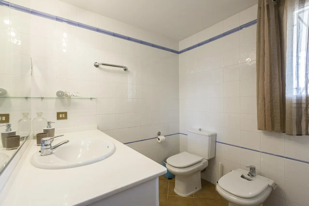 Casa Blanca Villa Establiments