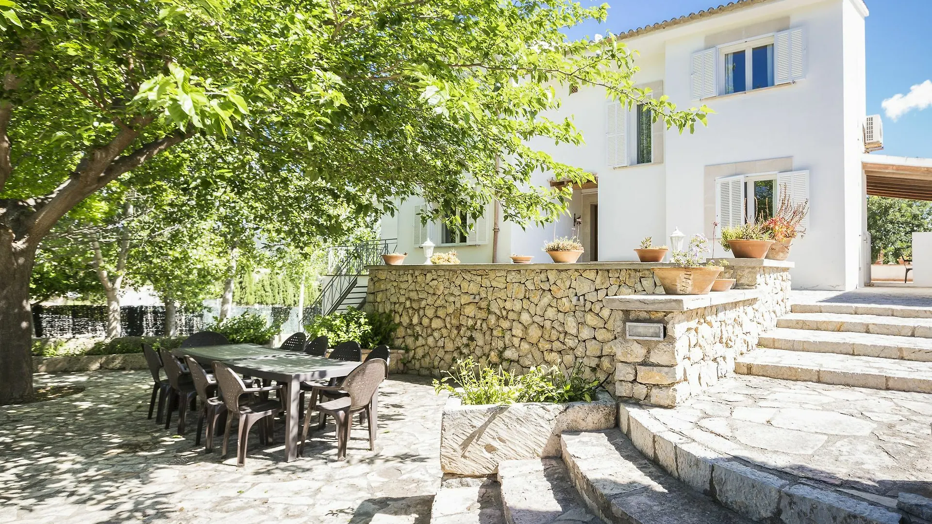 Casa Blanca Villa Establiments